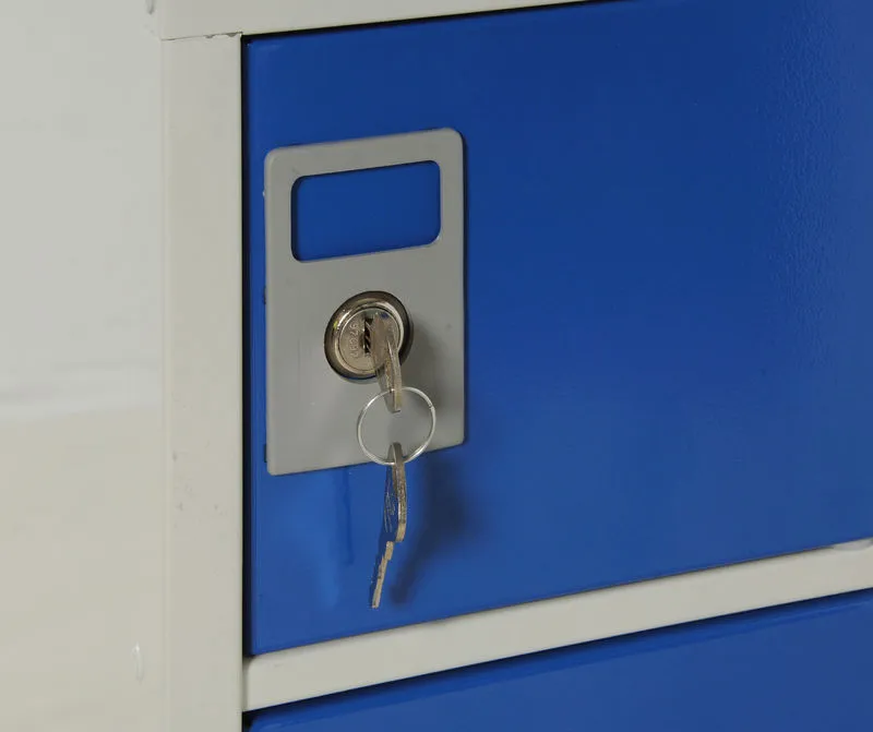 PEL_Locker_[Close-Up]-small_2.webp